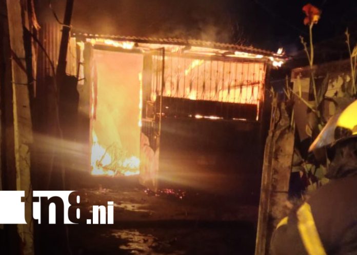 Foto: Incendio consume objetos de una casa en Corinto/TN8 Foto: Incendio consume objetos de una casa en Corinto/TN8