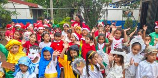 Foto: Niños del Colegio Bella Cruz dan la bienvenida a la Navidad /TN8