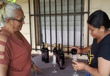 Ministerio de Emprendimientos capacita a productores de vinos artesanales Foto: Ministerio de Emprendimientos capacita a productores de vinos /cortesía