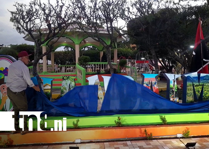 Foto: Visitantes disfrutan la nueva zona selfi en Nandaime/TN8