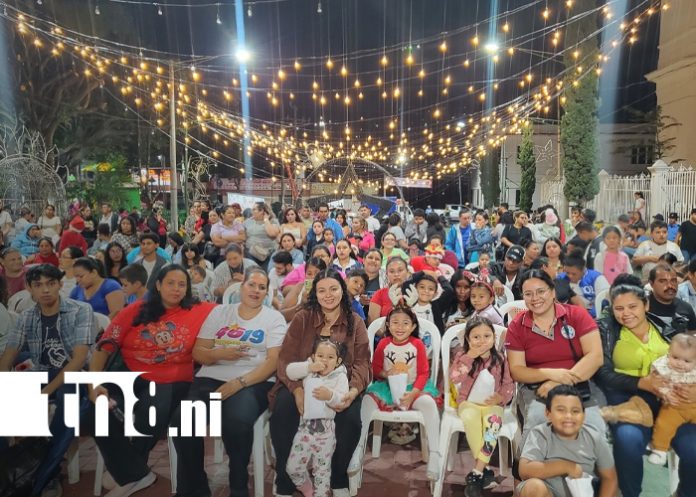 2 Foto: La magia de la Navidad se disfruta en Matagalpa con encendido de luces navideñas / TN8