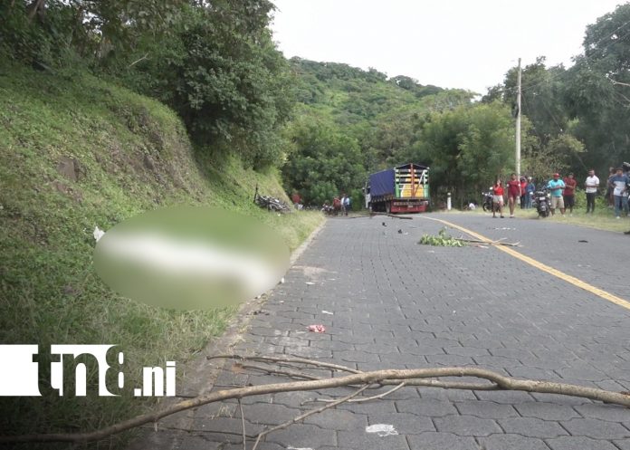 Foto: Tragedia en Jinotega: joven motociclista muere al chocar contra un camión/TN8