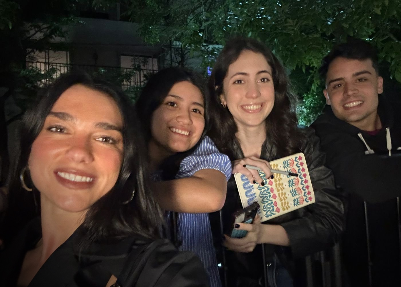 Foto: Dua Lipa reafirma su amor por el español en su gira/Cortesía