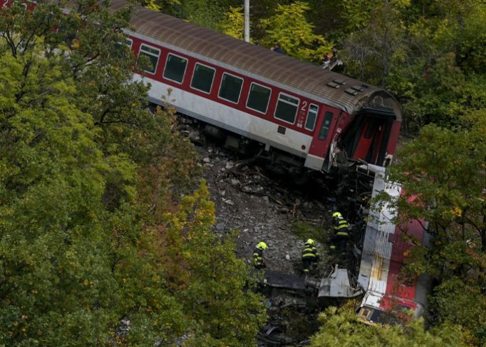 Foto: Decenas de heridos al colisionar dos trenes en Eslovaquia /Cortesía