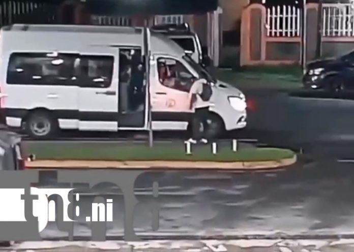 Foto: Brutal ataque en microbús interlocal Diriamba - Carazo /TN8