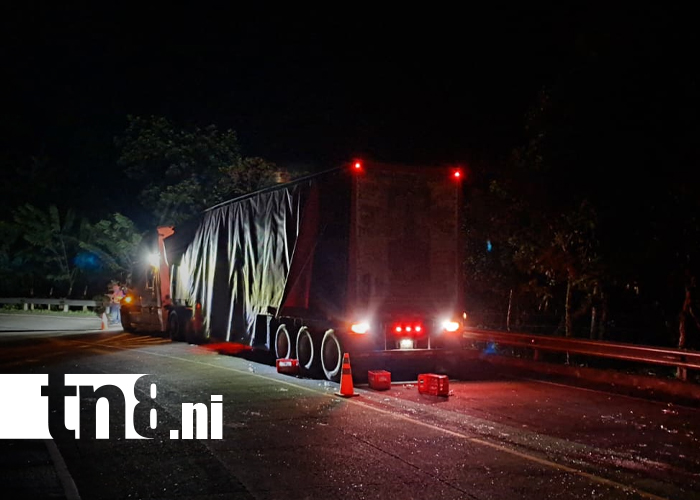 Foto: Cabezal pierde carga y hiere a tres, incluyendo un menor en Río Blanco / TN8
