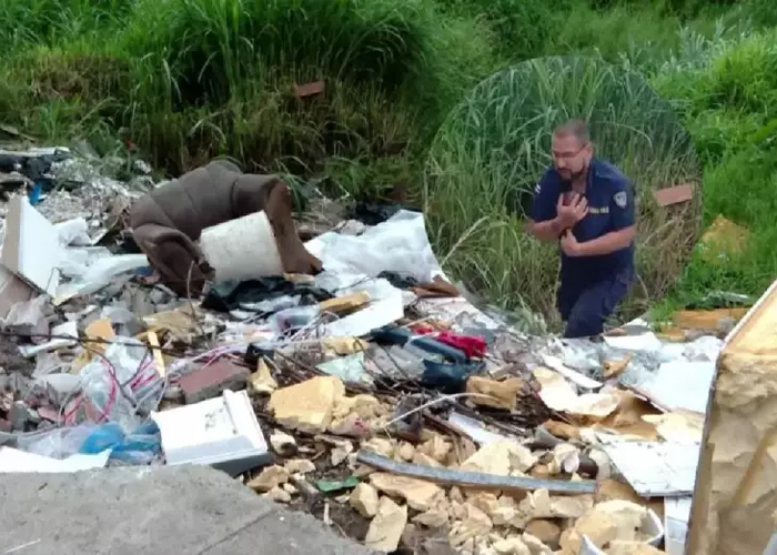 Foto: Policía rescata bebé de una alcantarilla en Costa Rica /Cortesía