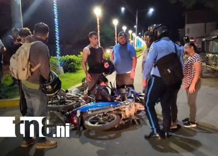 Foto: Joven motociclista sufre fractura en accidente en el boulevard Pancasan de Estelí/TN8