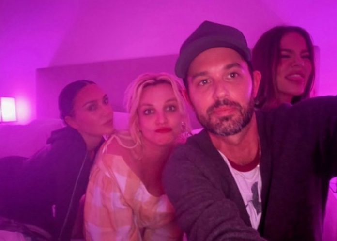 2 Foto:Las Kardashian acompañan a Britney en su regreso a Instagram/Cortesía