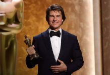 Tom Cruise emociona a todos con su discurso tras recibir su primer Oscar Foto: Tom Cruise en los premios Oscar /cortesía