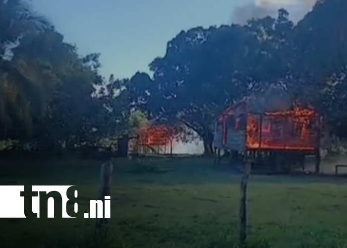 Foto: Caribe Norte en tensión: familiares reaccionan con fuego en viviendas/TN8