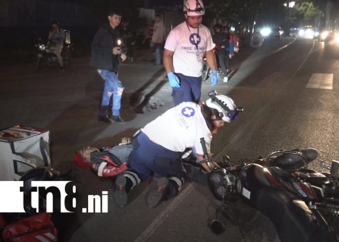 Foto: motociclista lesionado tras intentar adelantar taxi en Estelí/TN8 Foto: motociclista lesionado tras intentar adelantar taxi en Estelí/TN8