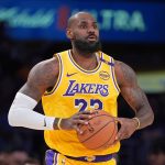 LeBron James marca un hito histórico en la NBA con 23 temporadas Foto: LeBron James supera a Vince Carter /Cortesía