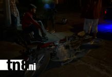 Colisión de motocicletas en Juigalpa deja tres lesionados y daños materiales Foto: Colisión de motocicletas en Juigalpa deja tres lesionados y daños materiales/TN8