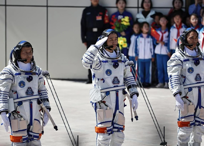 Foto: Astronautas de Shenzhou-20 de China listos para aterrizar /Cortesía