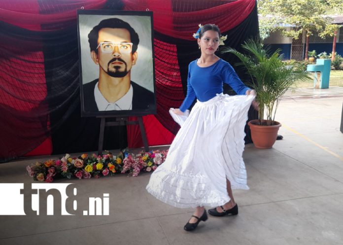 Foto: Nandaime rinde homenaje al comandante Carlos Fonseca/TN8