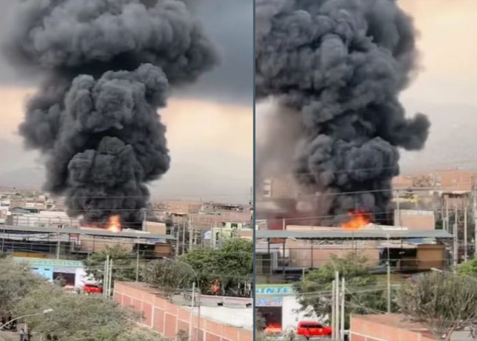Foto: Voraz incendio consume una fábrica en Perú /Cortesía