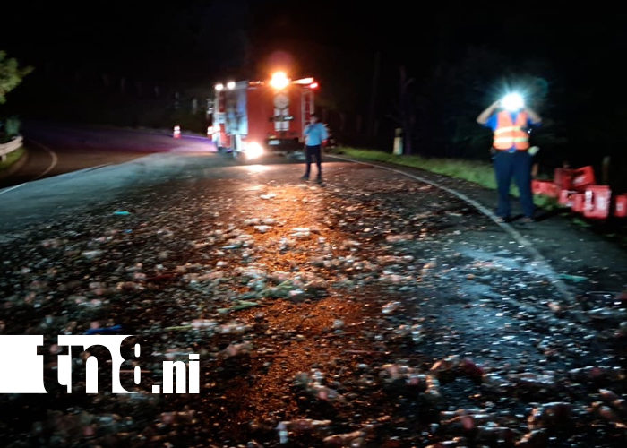 Foto: Cabezal pierde carga y hiere a tres, incluyendo un menor en Río Blanco / TN8