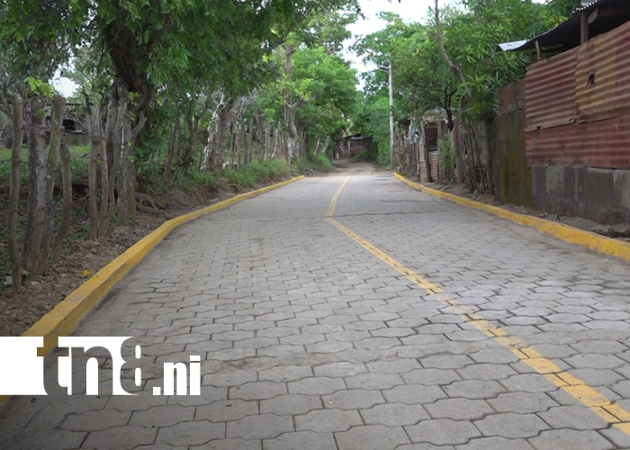 Foto: Inauguran nueva vía adoquinada en comunidad Nandaimeña/TN8