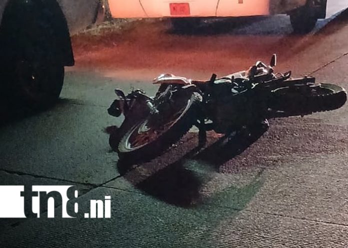 Foto: Motociclista gravemente lesionado tras fuerte choque contra camioneta en Río Blanco/TN8