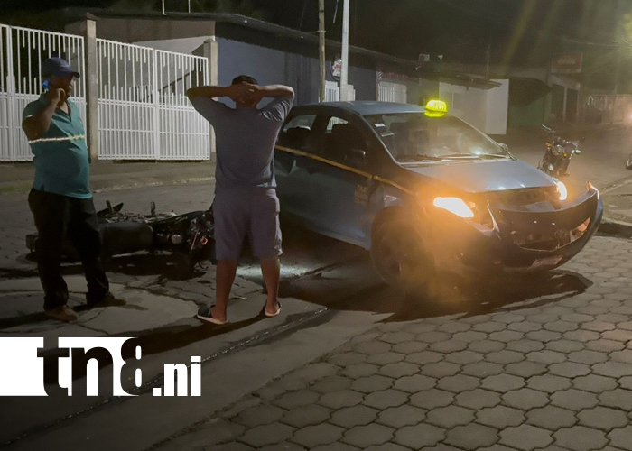 Foto: Taxista invade carril y provoca accidente en Juigalpa/TN8