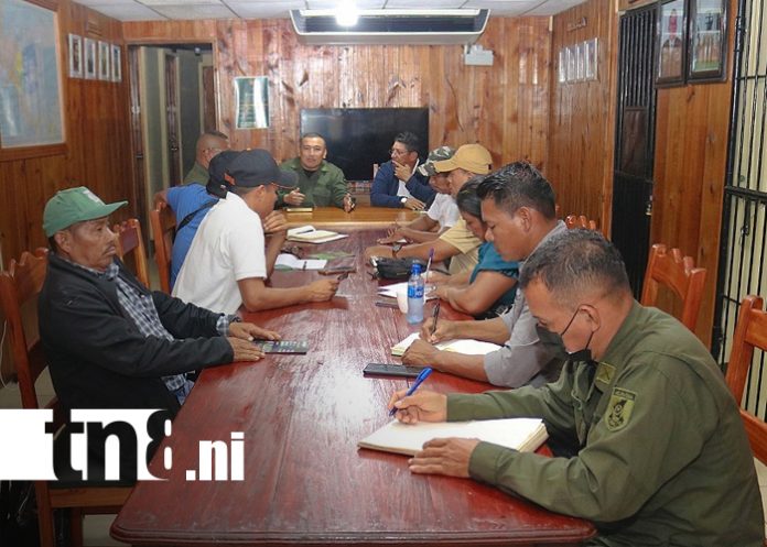 Foto: Ejército y líderes Mayangnas, juntos por la soberanía ambiental de Nicaragua/TN8
