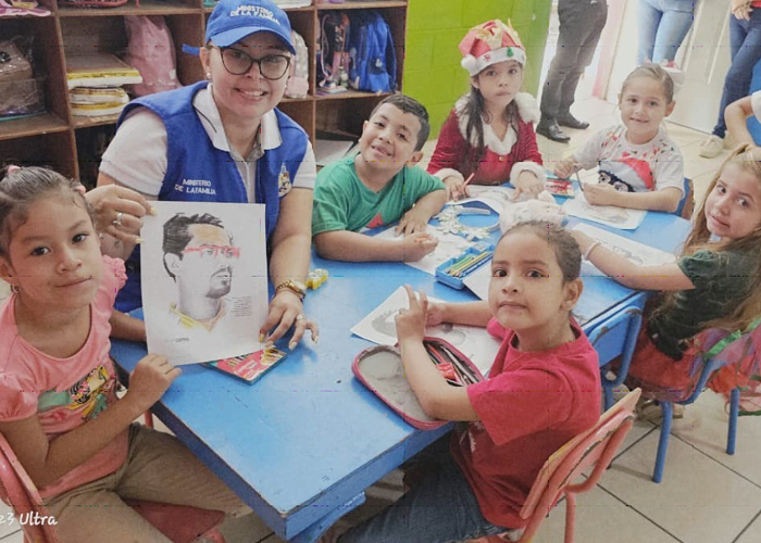 Foto: MIFAMILIA honra legado del Comandante Carlos Fonseca/Cortesía