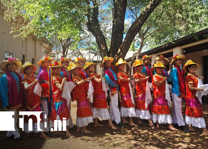 Foto: Bailes y trajes antiguos conquistan al público en Jinotepe / TN8