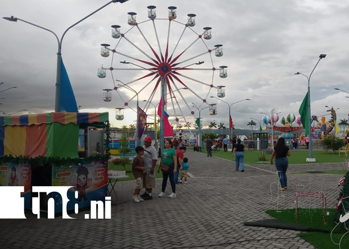 Foto: ¡Felices fiestas navideñas! Familias ya disfrutan de muchos espacios en Managua/TN8