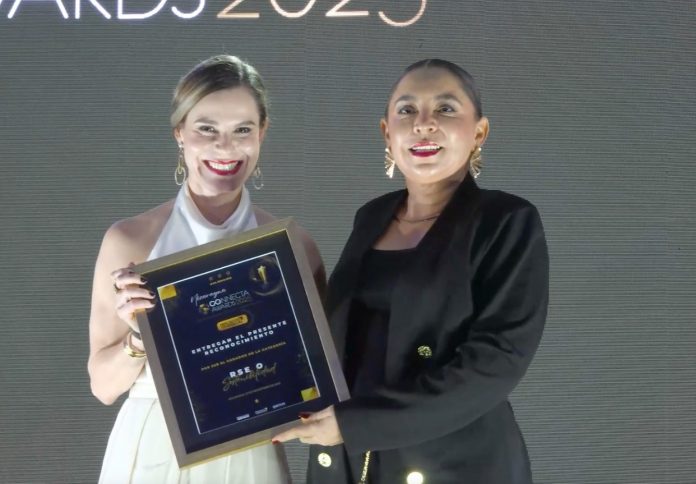 Foto: Claro Nicaragua recibe premio como la empresa más sostenible del país / Cortesía