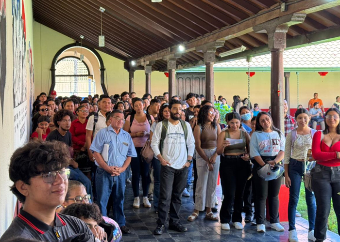 Foto: Más de 11 mil jóvenes inician clases en las Academias de Idiomas Brian Wilson/Cortesía