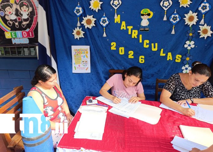 Foto: Blanca Stella Aráuz Pineda garantiza educación de calidad /TN8