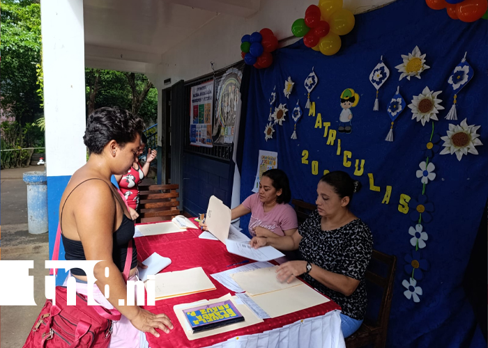 Foto: Blanca Stella Aráuz Pineda garantiza educación de calidad /TN8