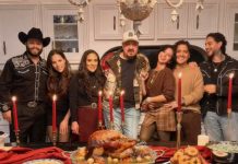 Foto: Ángela Aguilar y Nodal celebran Acción de Gracias / Cortesía