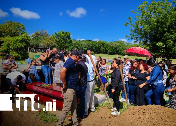 Foto: Familia destrozada exige justicia en Rivas/ TN8