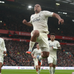 Liverpool profundiza su crisis en la defensa de su título de la Liga Premier liverpool en crisis en la Premier