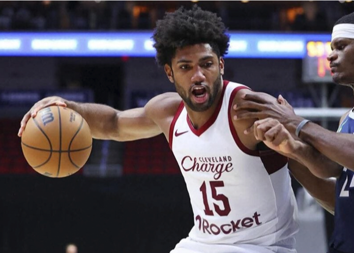 Norchad Omier a la altura de la G League