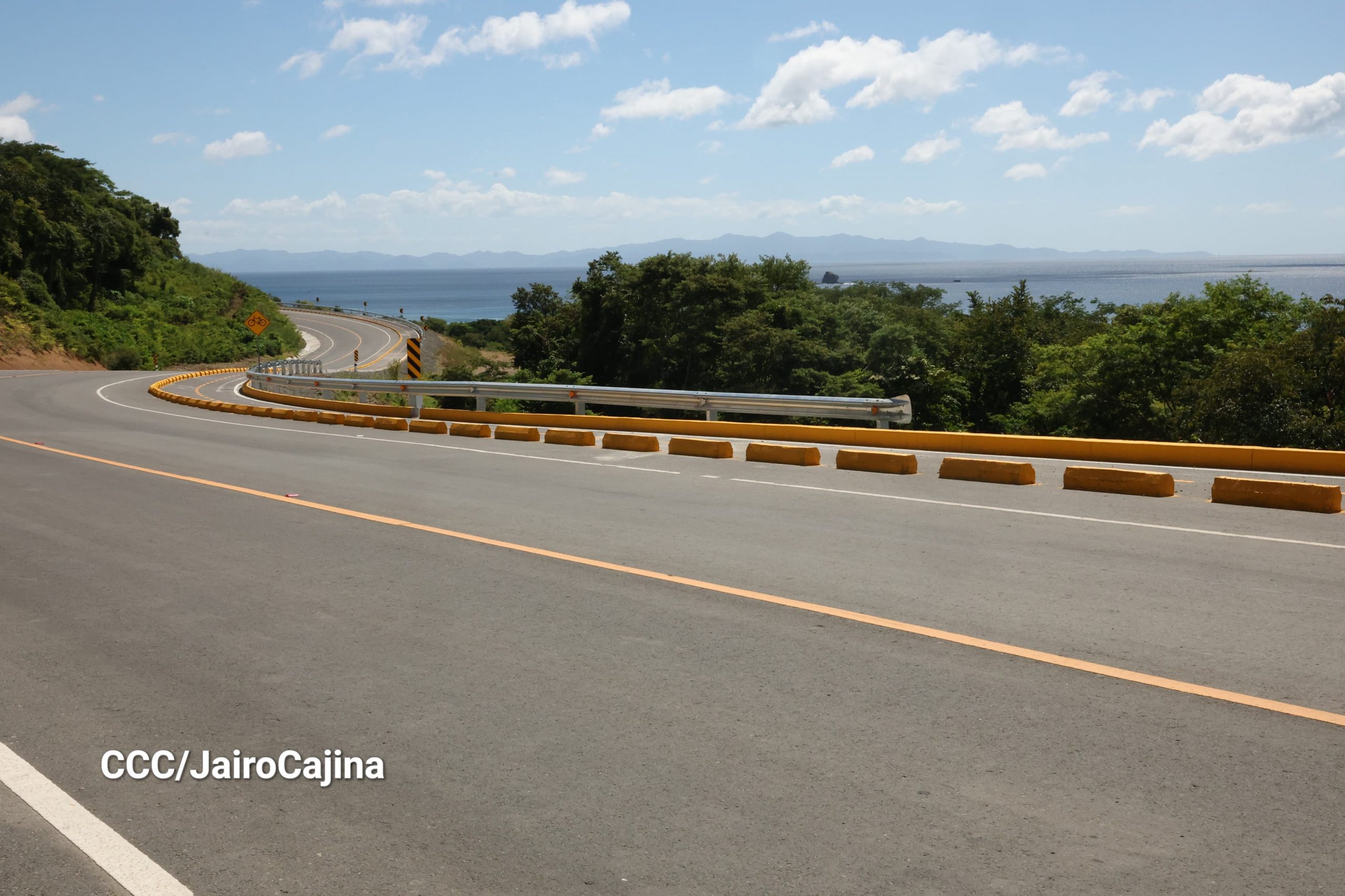 Foto: Primer tramo de la Carretera Costanera del Pacífico 
