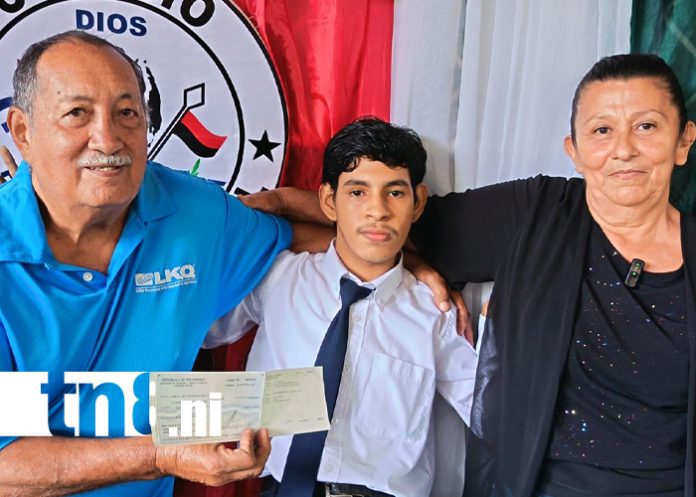 Foto: Joven con discapacidad celebra su logro educativo en Ocotal /TN8