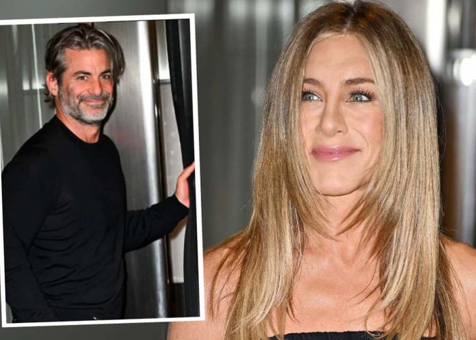 Jennifer Aniston confirma su relación con Jim Curtis