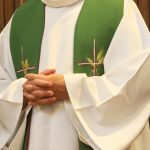 Sacerdote es condenado a 15 años por abusar a dos menores en El Salvador Foto: Sentencian a sacerdote por agresión a menores en El Salvador /Cortesía