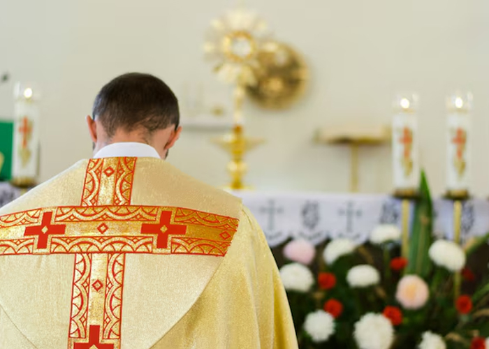 Foto: Sentencian a sacerdote por agresión a menores en El Salvador /Cortesía