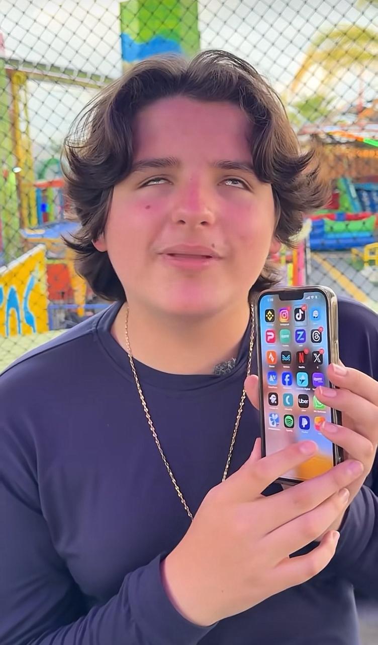 Foto: Sebastián Usa sus redes sociales para promover la accesibilidad y romper barreras/Cortesía