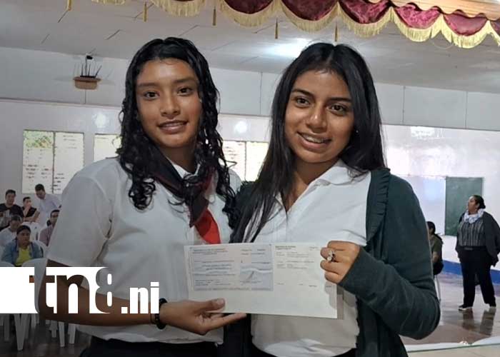 Foto: Bonos de bachiller en Nicaragua / TN8