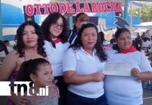 Foto: Entrega de bonos de bachiller en Managua / TN8