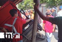 Caponera se vuelca en Managua y sospechan que el conductor iba ebrio Foto: Accidente con caponera en Managua / TN8