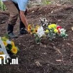 Crónica del dolor de un padre que desenterró a su hijo en Pantasma, Jinotega Foto: Consternación en Pantasma, Jinotega, por padre que desenterró a su hijo / TN8