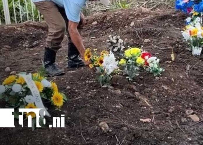 Foto: Consternación en Pantasma, Jinotega, por padre que desenterró a su hijo / TN8