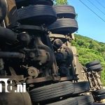 Furgón cargado de artículos escolares queda volcado en carretera Ocotal – Las Manos Foto: Accidente de tránsito con camión en carretera Ocotal - Las Manos / TN8