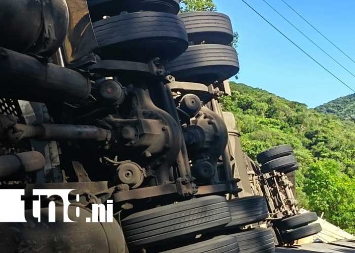 Foto: Accidente de tránsito con camión en carretera Ocotal - Las Manos / TN8